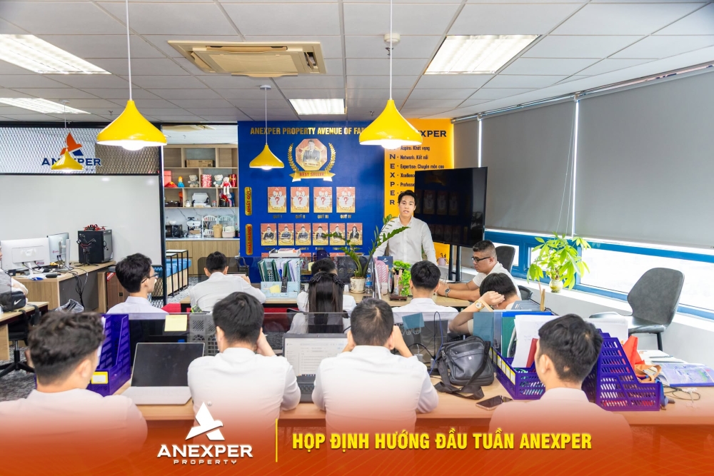 Họp giao ban đầu tuần là dịp để Anexper cùng nhìn về một mục tiêu chung