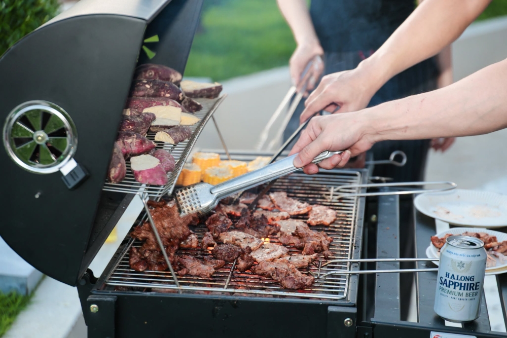 Những món ăn trong bữa tiệc Anexper BBQ Party được mọi người cùng nhau chuẩn bị